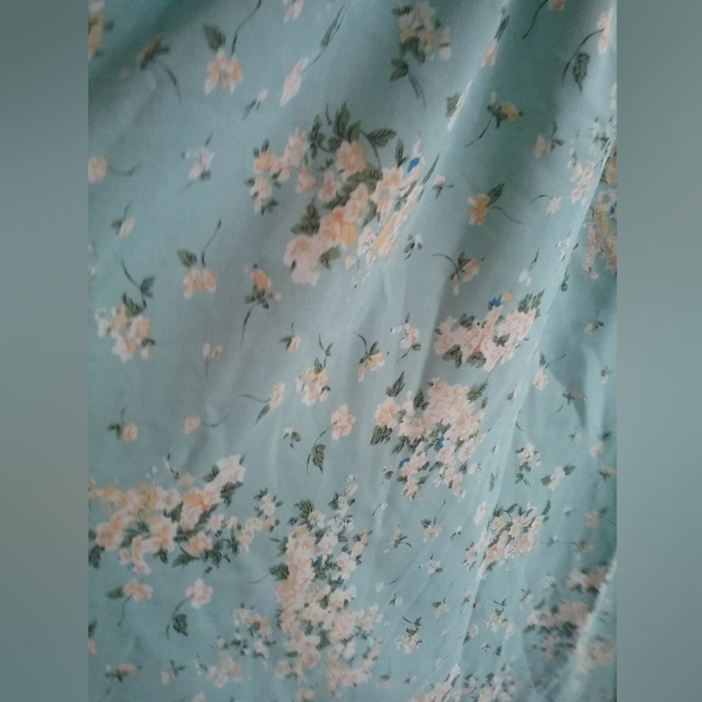 Flowing Floral Smocked Dress 3X - Picture 5 of 5